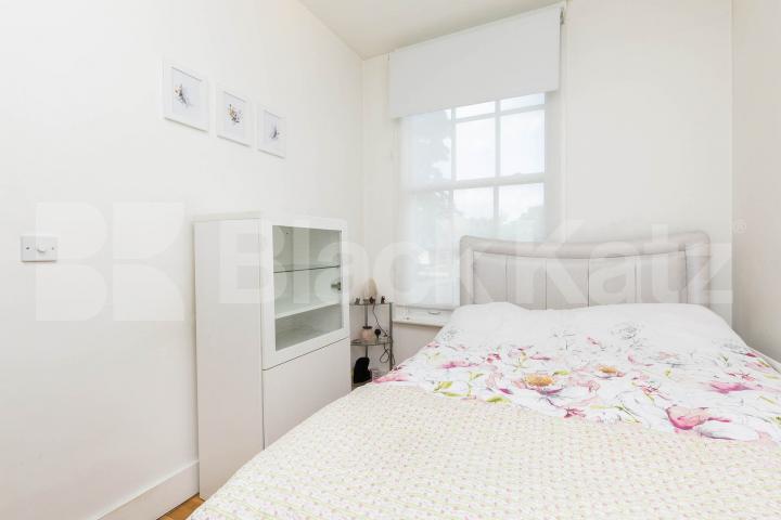 one bedroom property in gated conversion with communal garden Camden Road , Islington